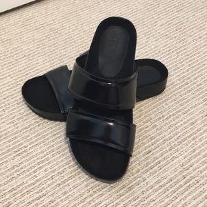 VINCE Orion Slide Sandal (NWOT)